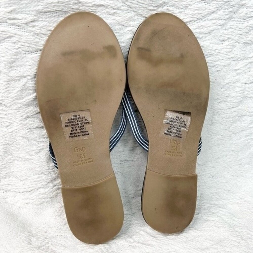 GAP Flip Flops Navy Leather Railroad Stripe Fabric Strap Thong Sandals - Picture 8 of 9